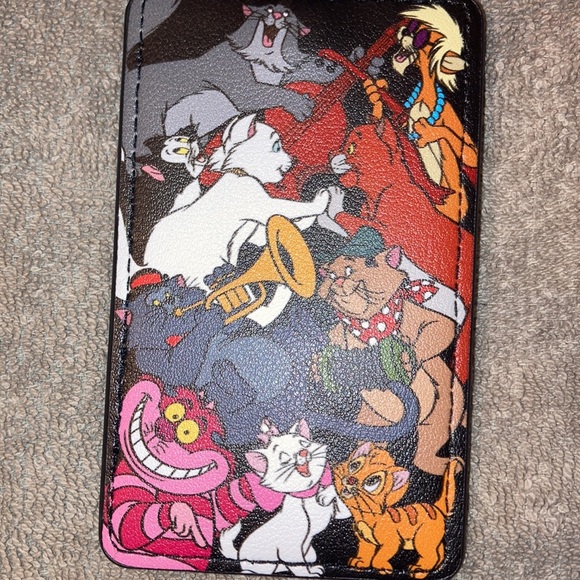 Disney Cats clip ID holder - Picture 3 of 3